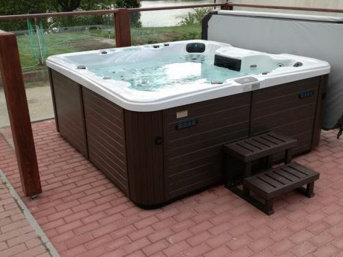 Vířivka SIRIUS garden class