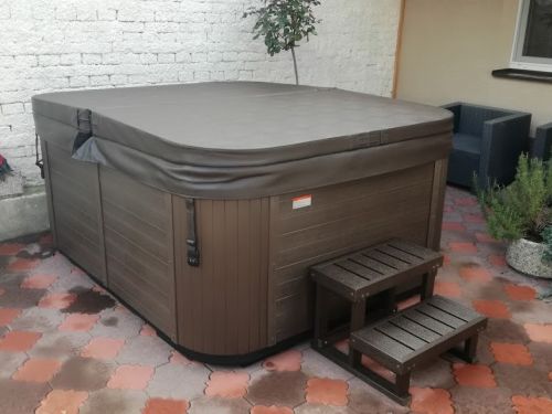 Venkovní instalace vířivky