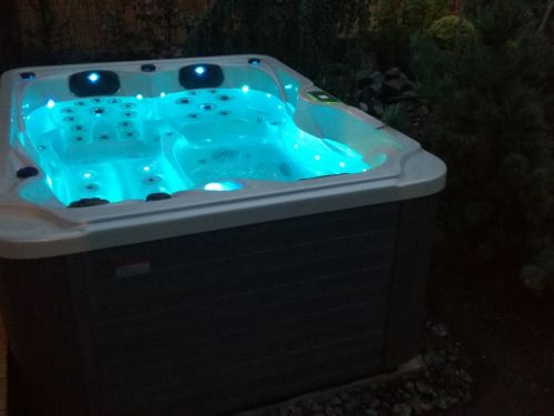 Venkovní vířivka Praha