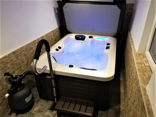 Vířivka MIRA pro dva Kroměříž