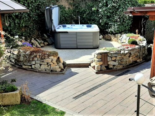 Venkovní vířivka LUCIDA Zábřeh